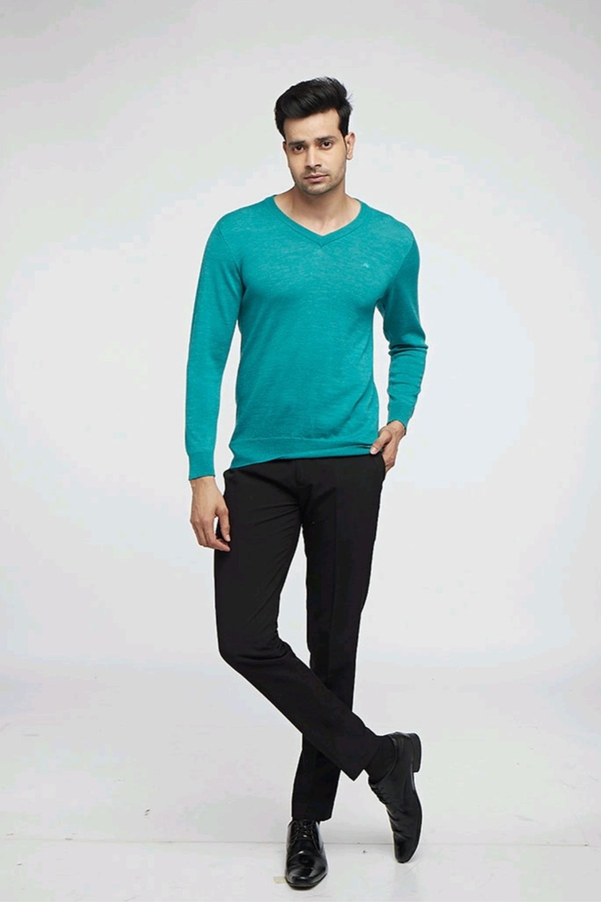 Aqua Green Merino Wool V-Neck Pullover | Men